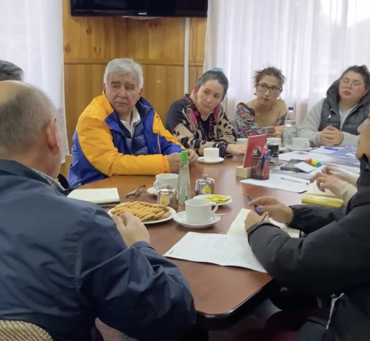 Alcalde Valdivia trabaja junto al SERVIU, SEREMI de Vivienda y autoridades regionales para dar solución habitacional a comité de Choshuenco